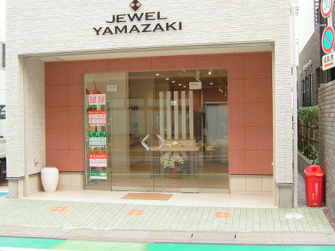 ガラスヒンジによる強化ガラスドア取付工事